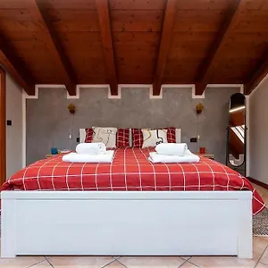 Alex Haus Somma Lombardo